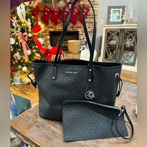 Michael Kors Black Logo Jet Set Large Tote with Wristlet